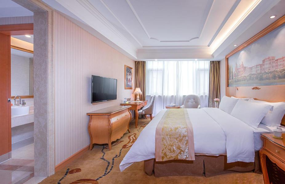 Vienna International Hotel Puning International Commodity City ภายนอก รูปภาพ