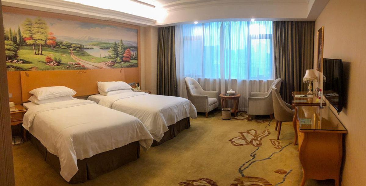 Vienna International Hotel Puning International Commodity City ภายนอก รูปภาพ